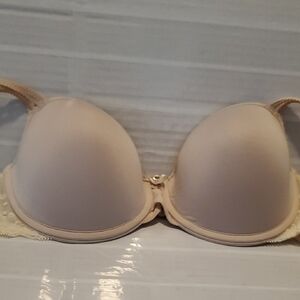 Chantelle Elegant Cream Underwire Bra Size 32 D